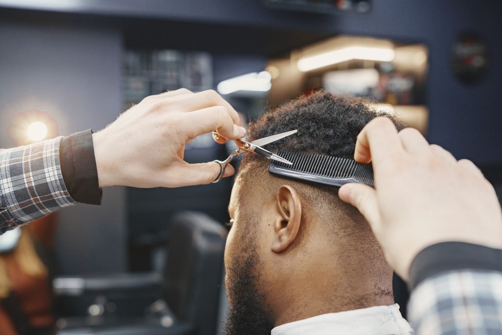 Timeless Scissor Cut in Hyde Park
